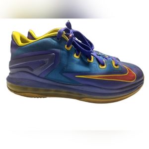 Nike LeBron XI Youth Size 6.5